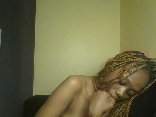 SexyAmelia1 live cam on BongaCams
