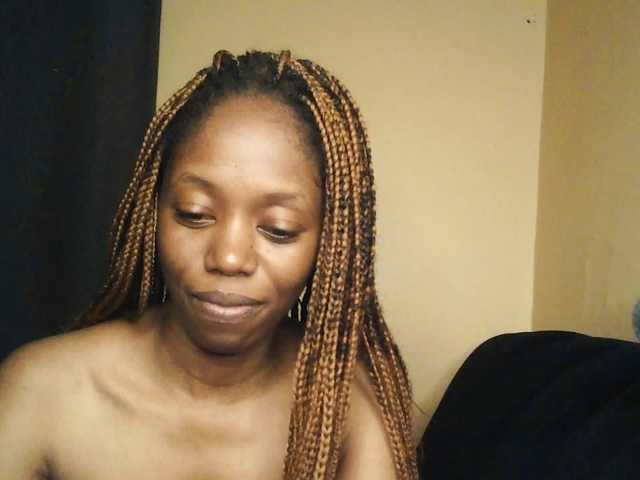 SexyAmelia1 live cam on BongaCams