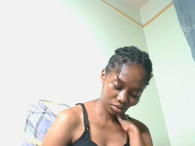 SexyAmelia1 live cam on BongaCams