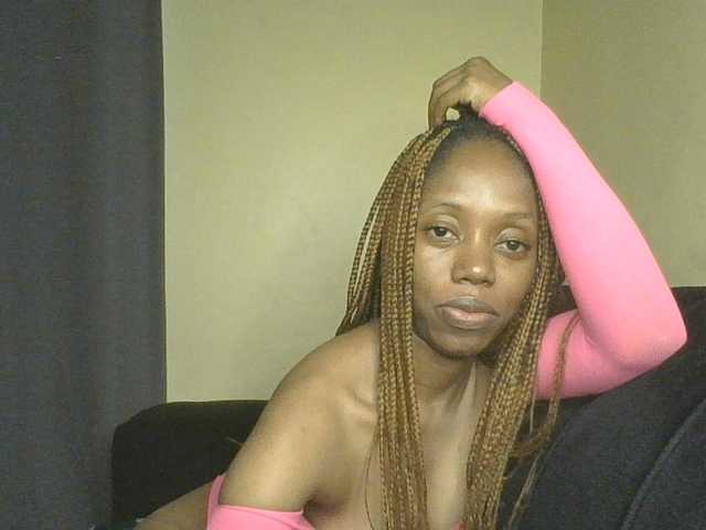 SexyAmelia1 live cam on BongaCams