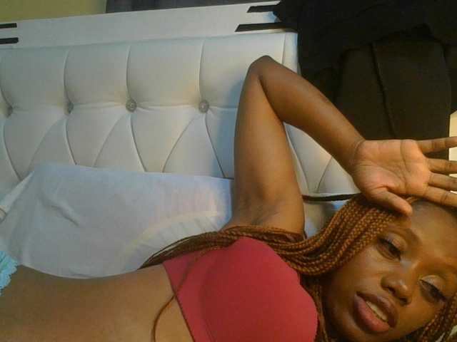 SexyAmelia1 live cam on BongaCams