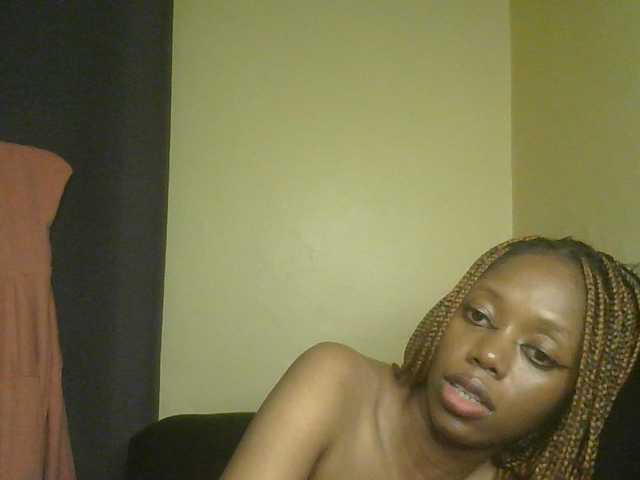 SexyAmelia1 live cam on BongaCams