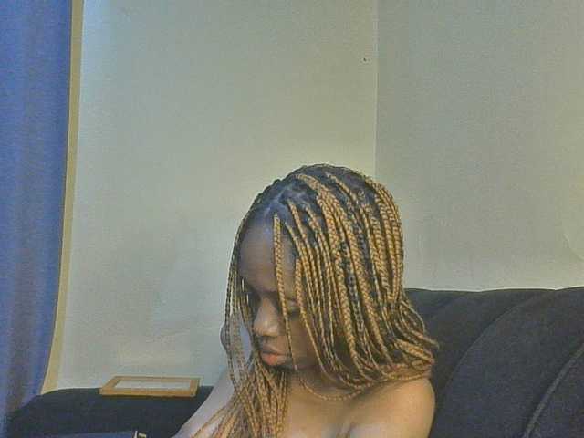 SexyAmelia1 live cam on BongaCams