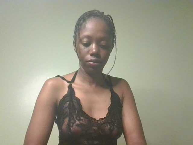 SexyAmelia1 live cam on BongaCams
