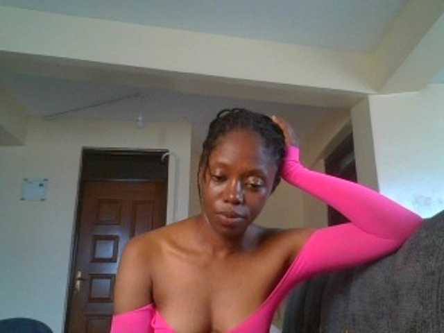SexyAmelia1 live cam on BongaCams