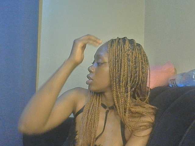 SexyAmelia1 live cam on BongaCams