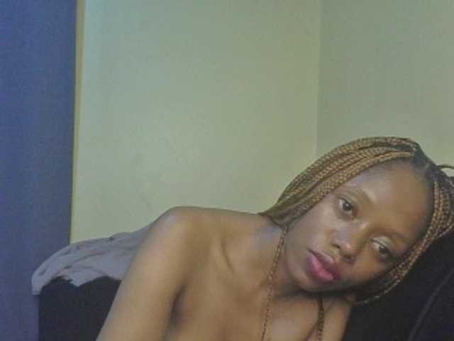 SexyAmelia1 live cam on BongaCams
