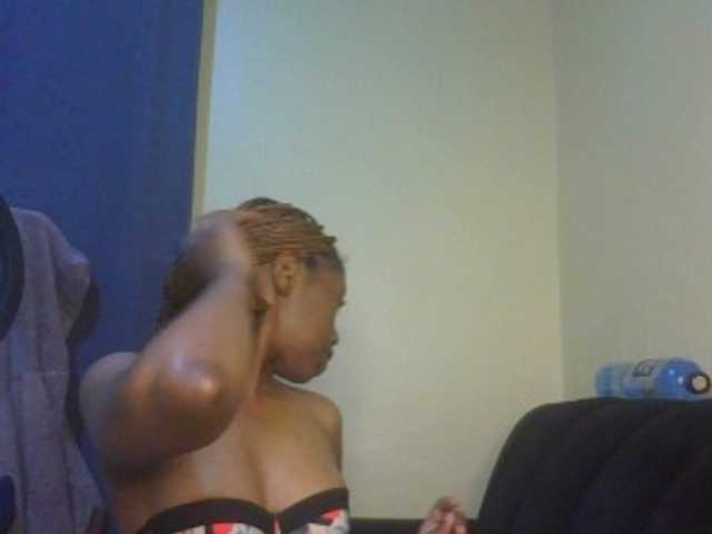 SexyAmelia1 live cam on BongaCams
