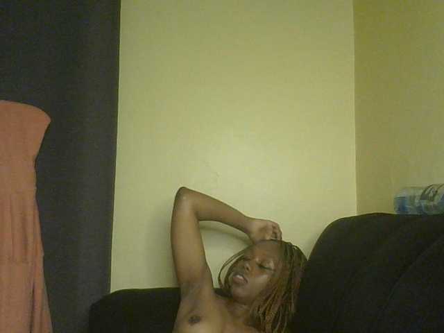 SexyAmelia1 live cam on BongaCams