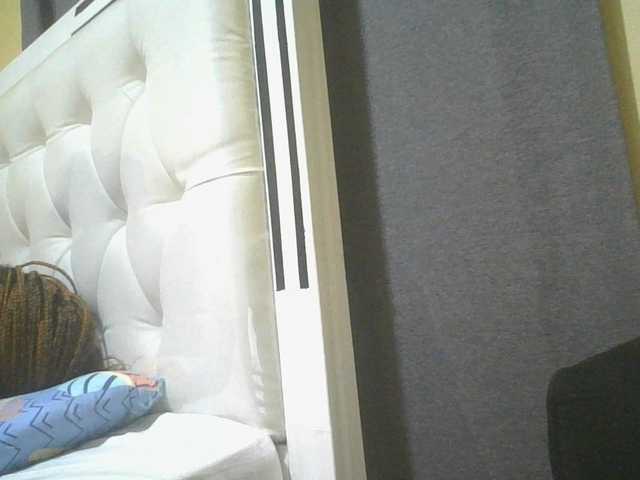 SexyAmelia1 live cam on BongaCams