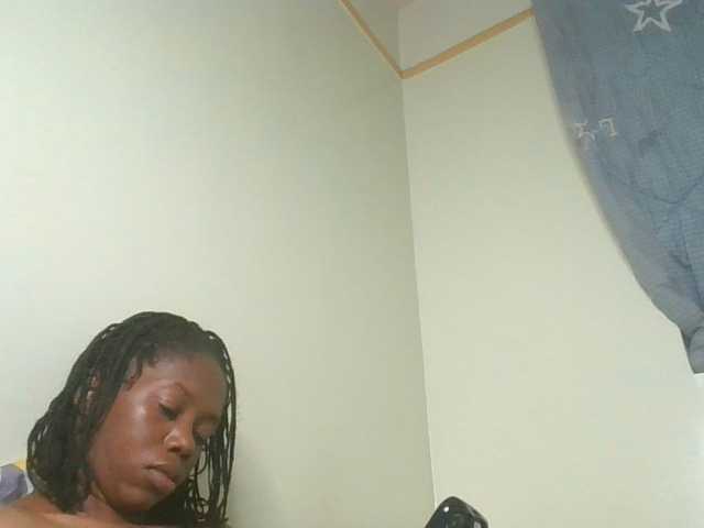 SexyAmelia1 live cam on BongaCams