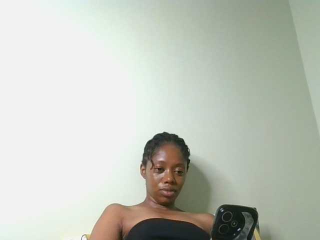 SexyAmelia1 live cam on BongaCams