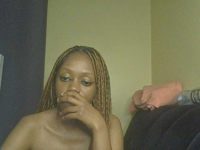 SexyAmelia1 live cam on BongaCams