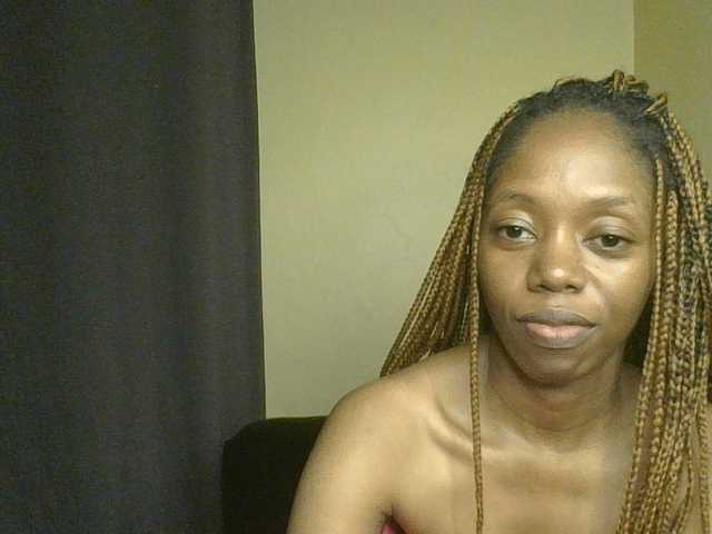 SexyAmelia1 live cam on BongaCams