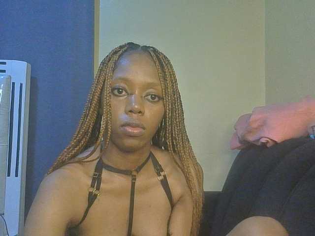 SexyAmelia1 live cam on BongaCams