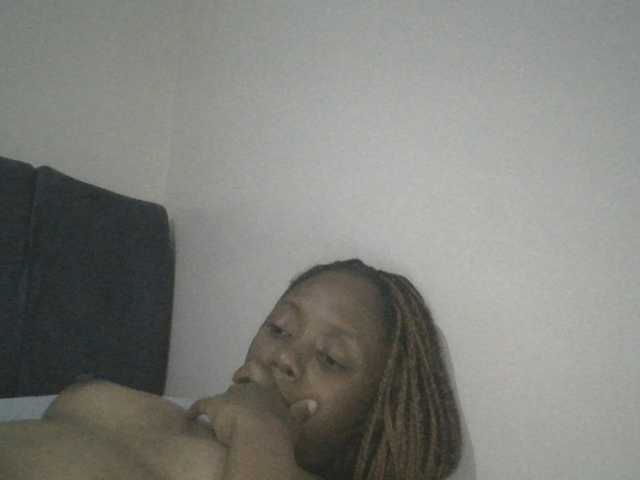 SexyAmelia1 live cam on BongaCams