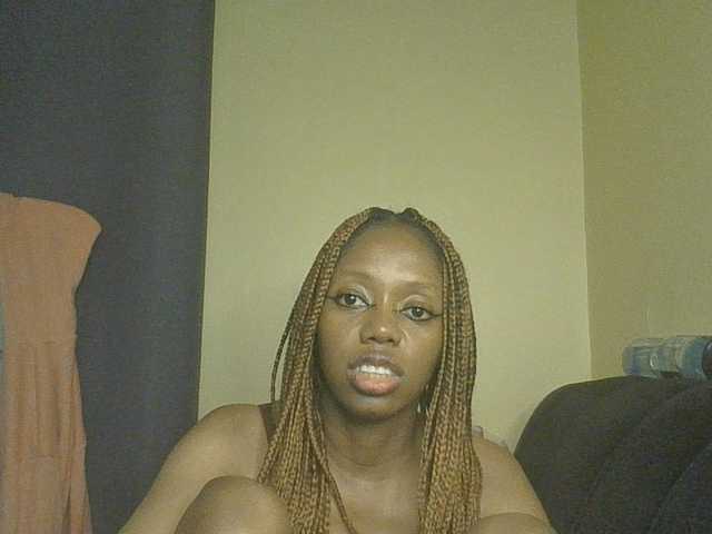 SexyAmelia1 live cam on BongaCams