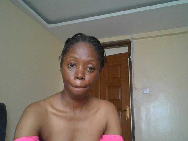 le modèle Monrax est en webcam porno dans un show sur le site bongacams, il possède les tags suivants: Ebony,Brunette,Hairy