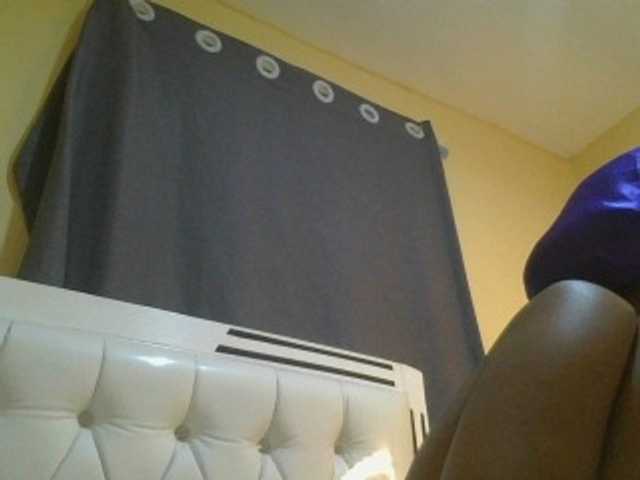 SexyAmelia1 live cam on BongaCams