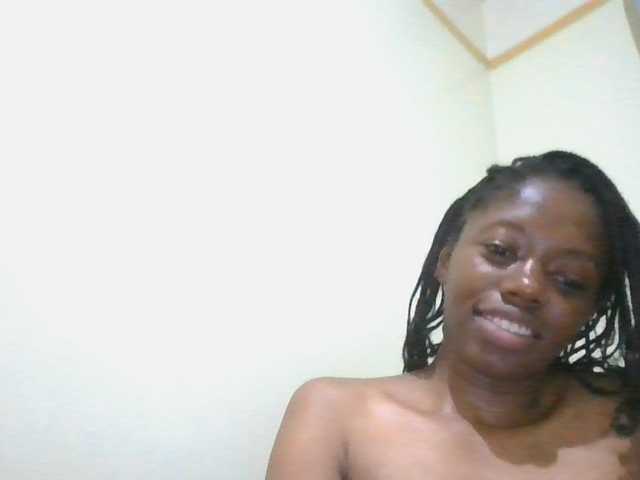 SexyAmelia1 live cam on BongaCams
