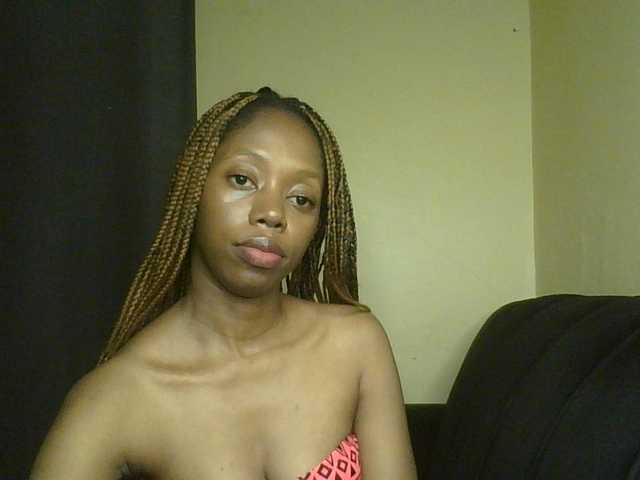 SexyAmelia1 live cam on BongaCams