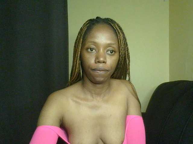 SexyAmelia1 live cam on BongaCams