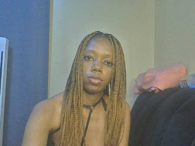 SexyAmelia1 live cam on BongaCams