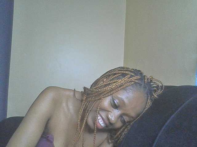 SexyAmelia1 live cam on BongaCams
