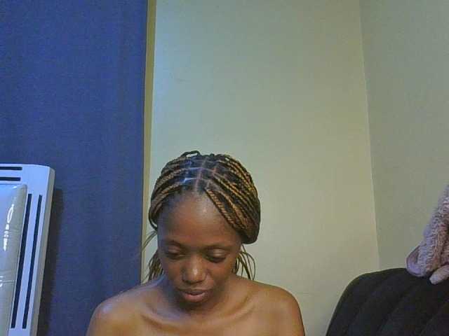 SexyAmelia1 live cam on BongaCams