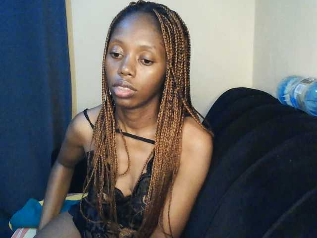 SexyAmelia1 live cam on BongaCams