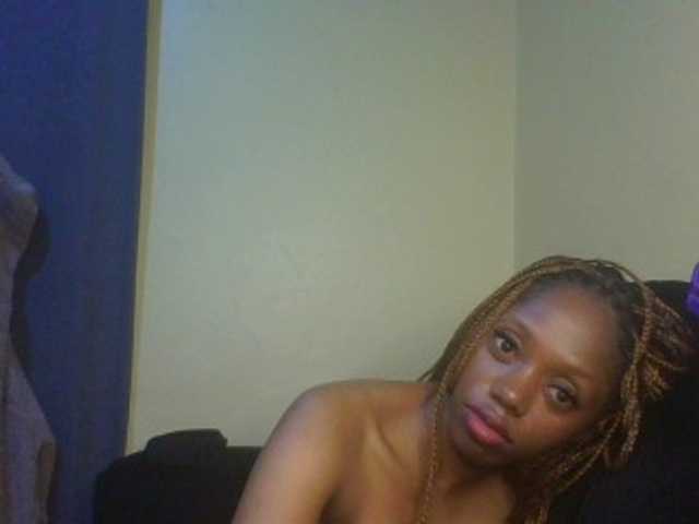 SexyAmelia1 live cam on BongaCams