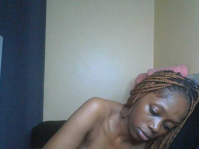 SexyAmelia1 live cam on BongaCams