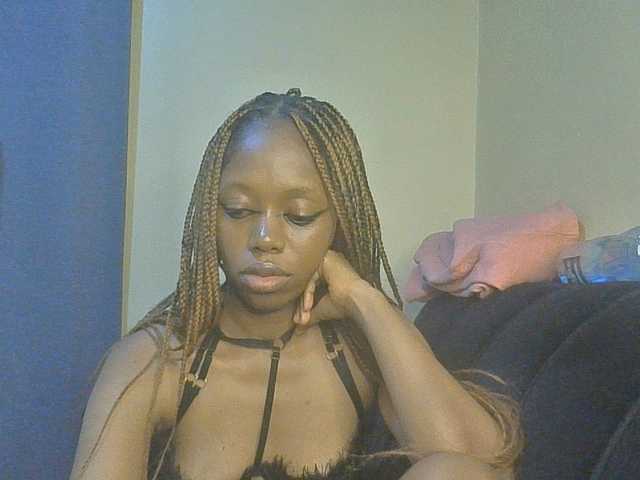SexyAmelia1 live cam on BongaCams