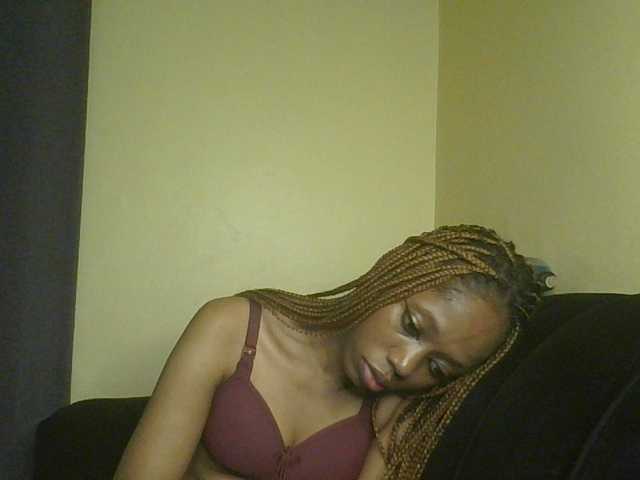 SexyAmelia1 live cam on BongaCams