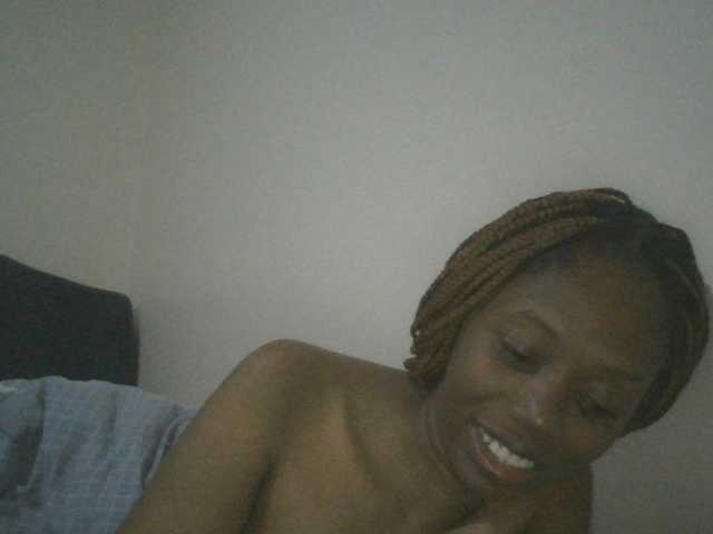 SexyAmelia1 live cam on BongaCams