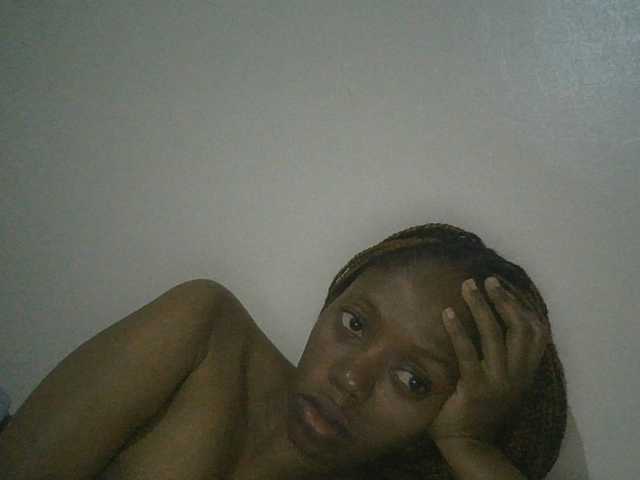 SexyAmelia1 live cam on BongaCams