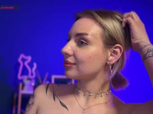 NeniGris Nude Live Sex Shows