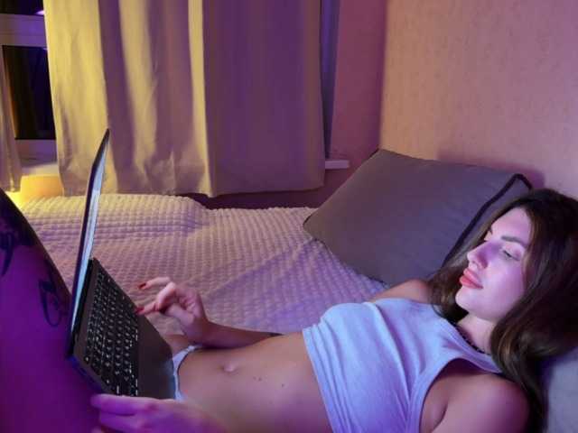 lipsylolly live cam on BongaCams