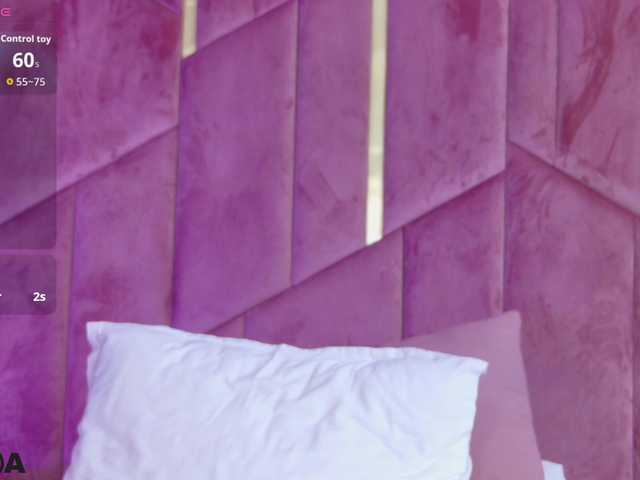 EmelyGlory live cam on BongaCams