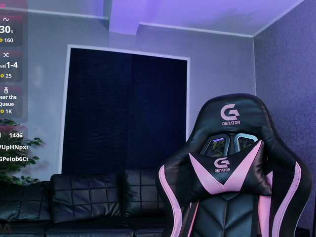 EmelyGlory live cam on BongaCams