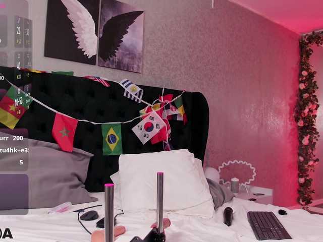 EmelyGlory live cam on BongaCams