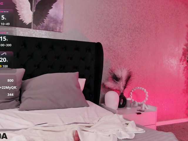 EmelyGlory live cam on BongaCams