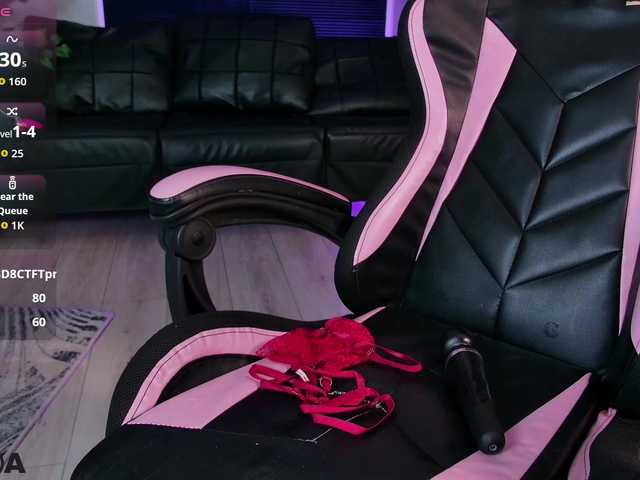 EmelyGlory live cam on BongaCams