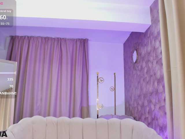 EmelyGlory live cam on BongaCams