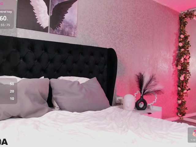 EmelyGlory live webcam show