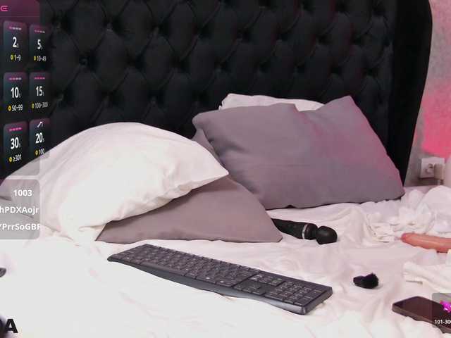 EmelyGlory live webcam show