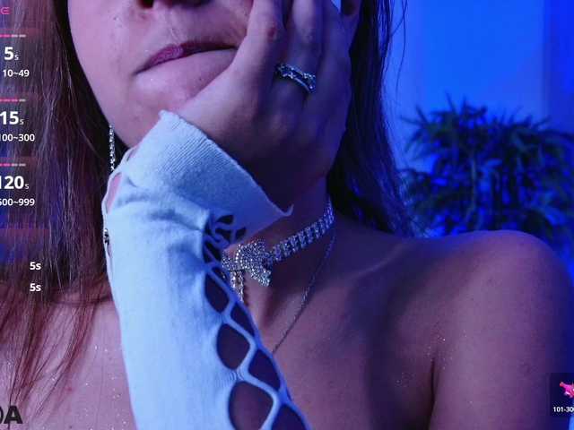 EmelyGlory live cam preview