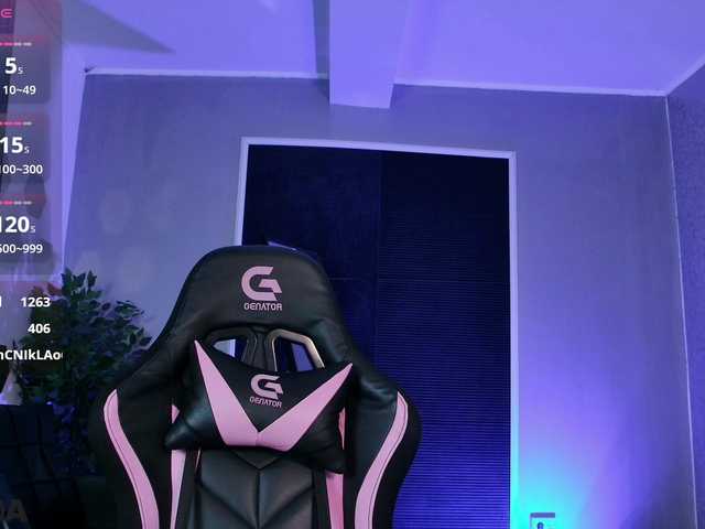 EmelyGlory live cam preview