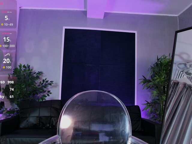EmelyGlory live webcam show