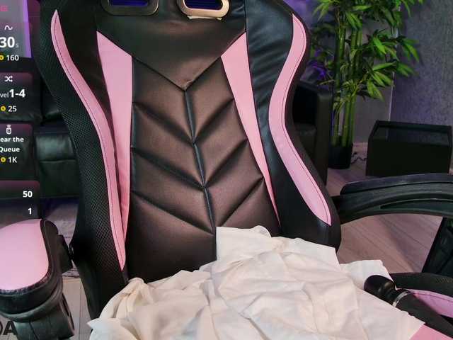 EmelyGlory live cam on BongaCams